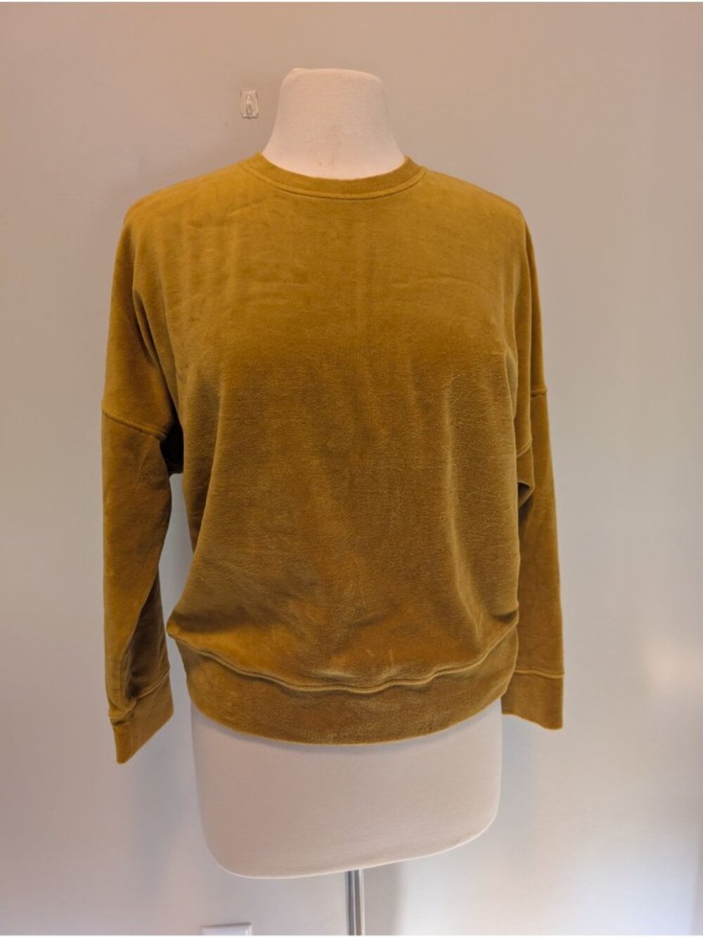 Aerie Mustard Yellow Velour Sweatshirt XS Cozy Good Vibes